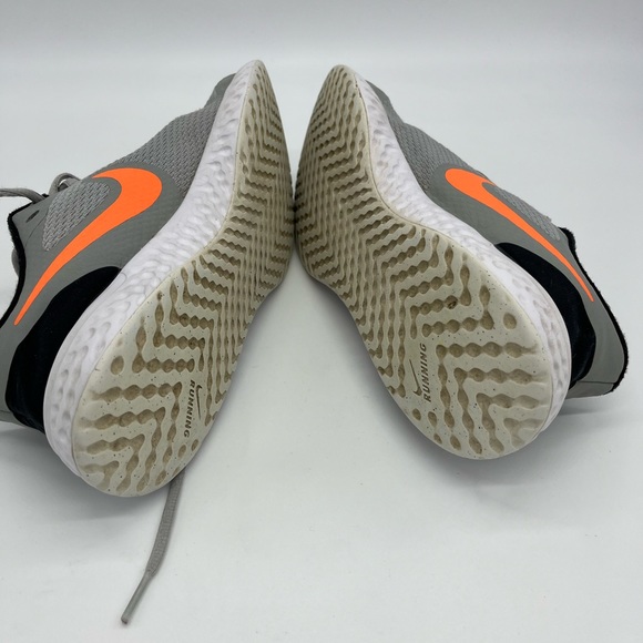 Nike revolution size 8.5 in women - Picture 6 of 6